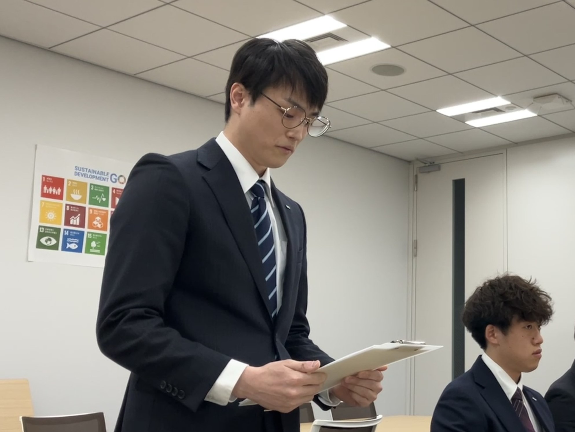 若手社員研修　期末報告会（２０２４年度の業務報告）を開催しました